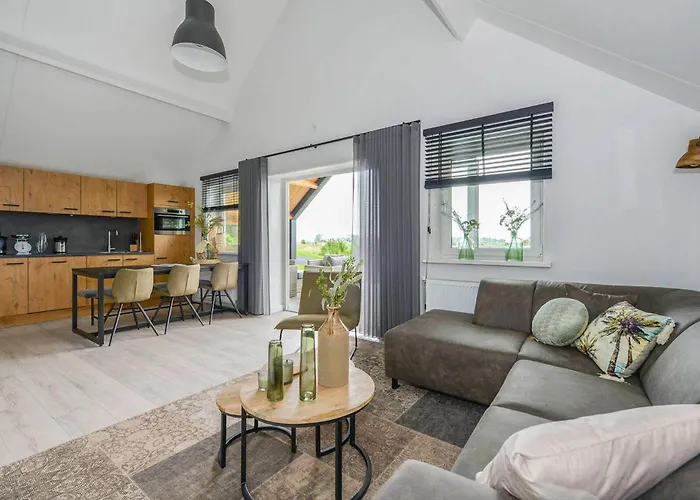 3 Bedroom Stunning In *